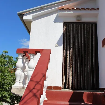 Dom wakacyjny House By The Sea *
