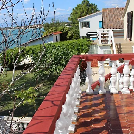 House By The Sea Holiday home