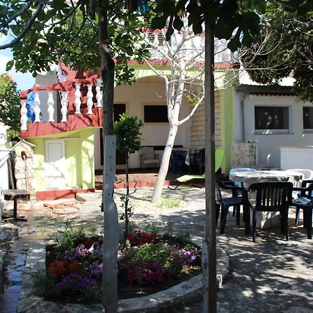 House By The Sea * Vrsi