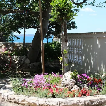 House By The Sea Holiday home