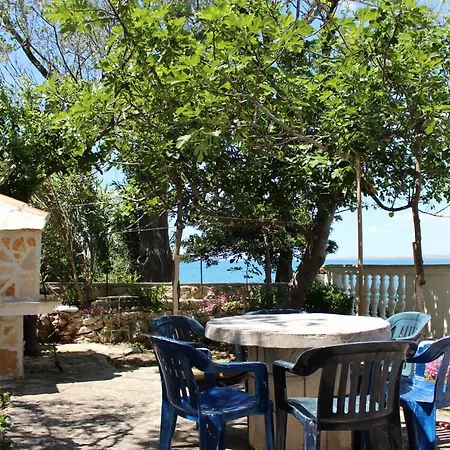 House By The Sea * Vrsi